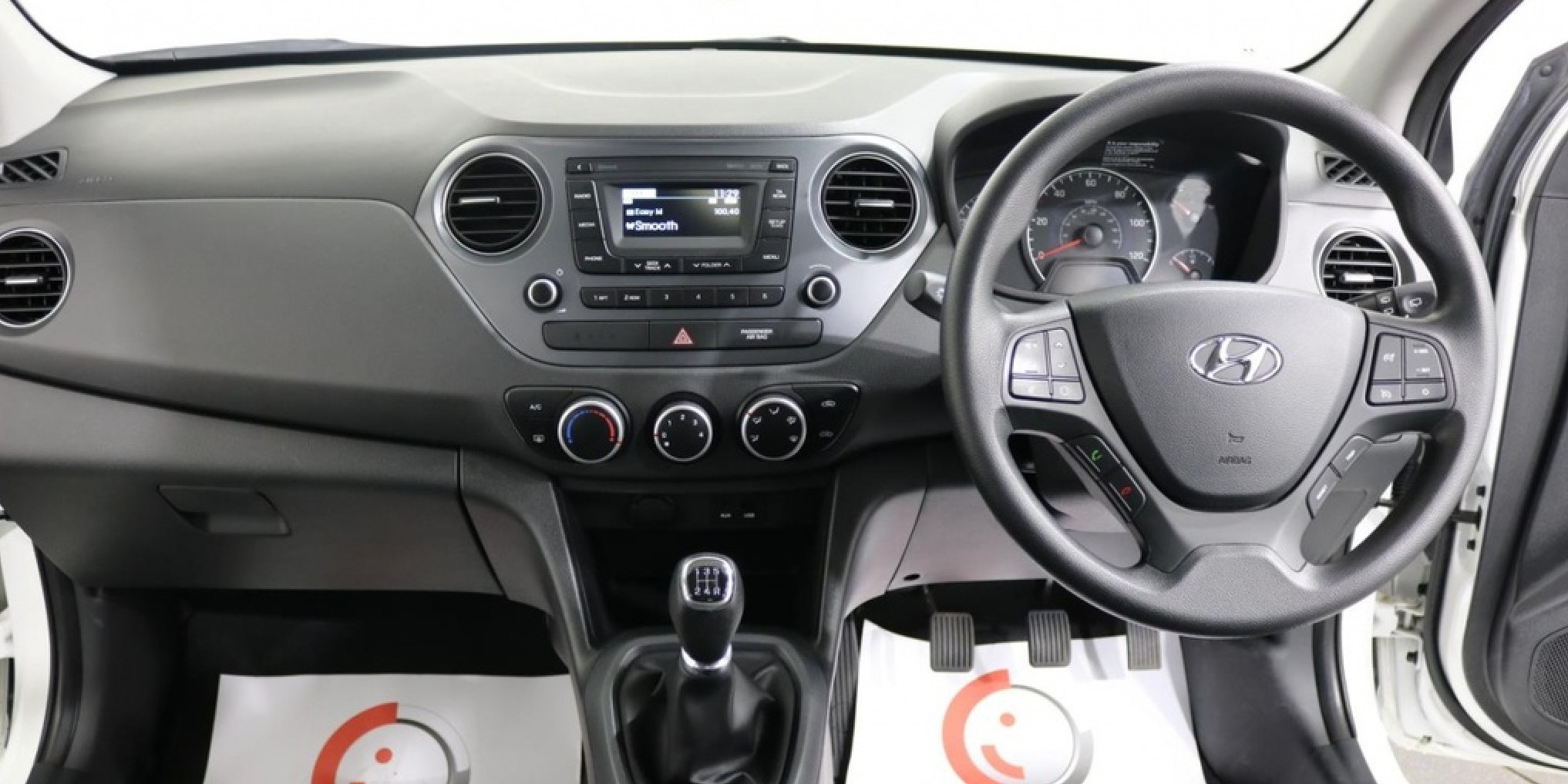 Front interior of Hyundai i10 